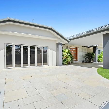 ゴールドコースト Seaclusion 5 Bed Waterfront, Sleeps 12ヴィラ エクステリア 写真