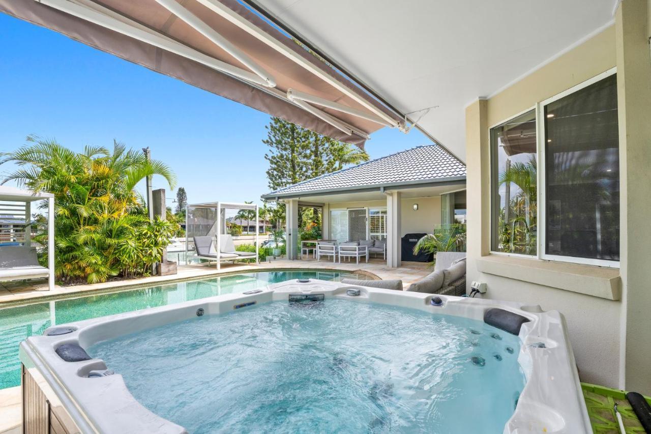 ゴールドコースト Seaclusion 5 Bed Waterfront, Sleeps 12ヴィラ エクステリア 写真
