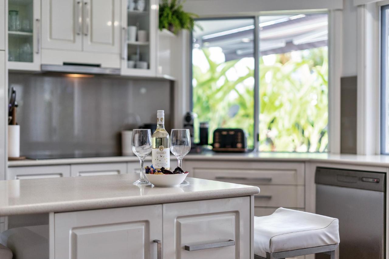 ゴールドコースト Seaclusion 5 Bed Waterfront, Sleeps 12ヴィラ エクステリア 写真