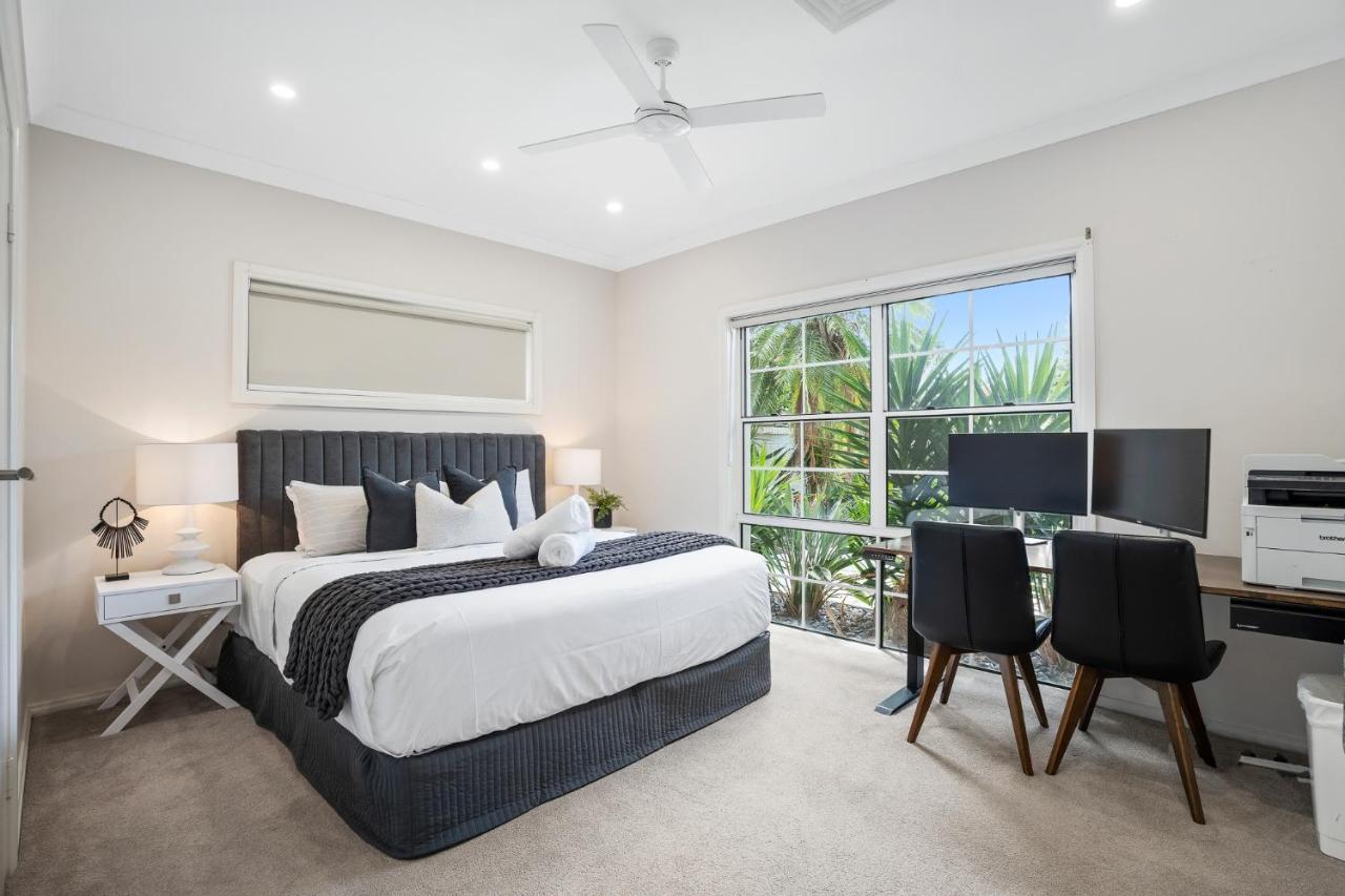 ゴールドコースト Seaclusion 5 Bed Waterfront, Sleeps 12ヴィラ エクステリア 写真