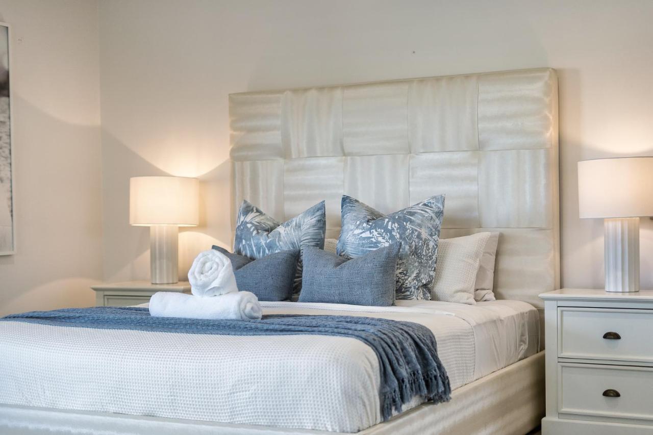 ゴールドコースト Seaclusion 5 Bed Waterfront, Sleeps 12ヴィラ エクステリア 写真