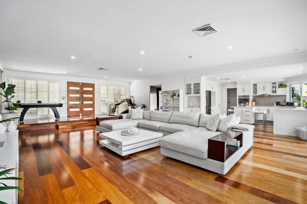 ゴールドコースト Seaclusion 5 Bed Waterfront, Sleeps 12ヴィラ エクステリア 写真