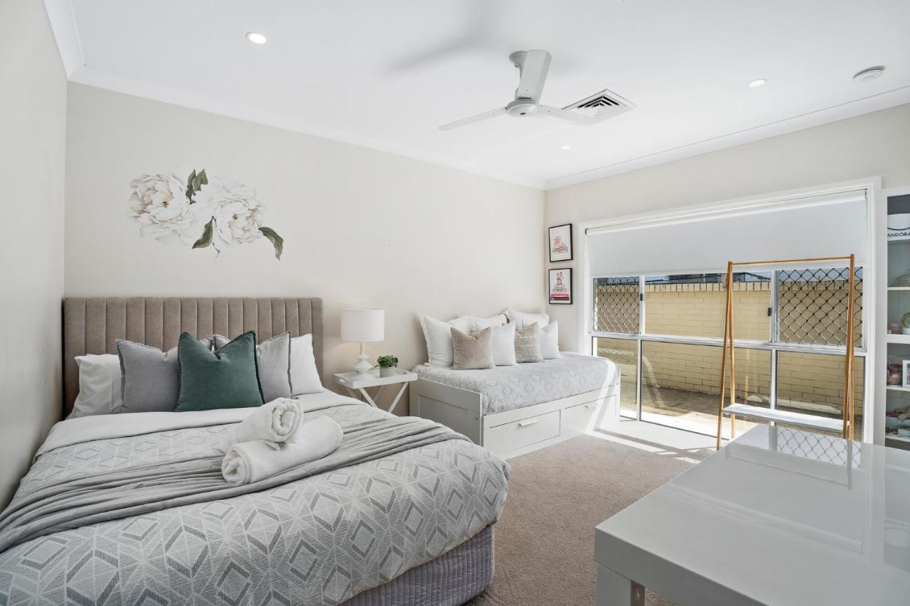 ゴールドコースト Seaclusion 5 Bed Waterfront, Sleeps 12ヴィラ エクステリア 写真