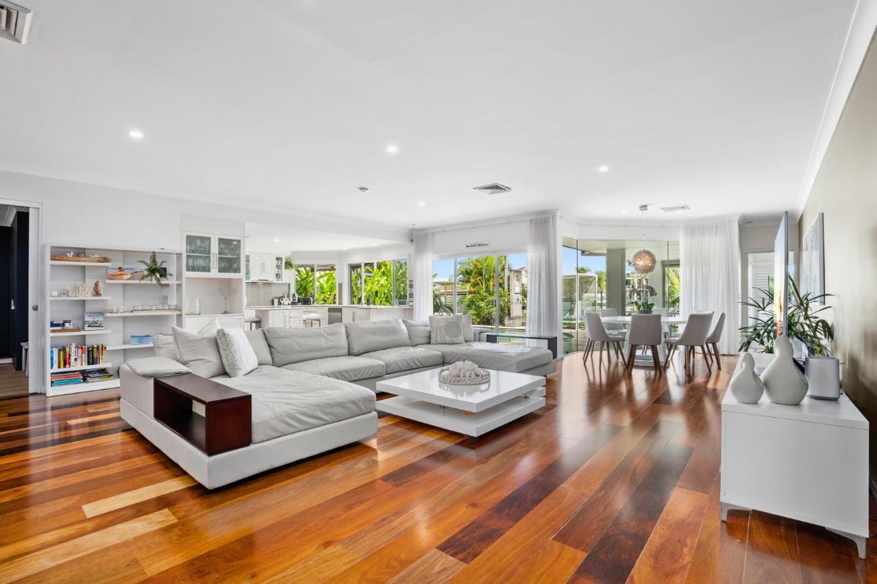 ゴールドコースト Seaclusion 5 Bed Waterfront, Sleeps 12ヴィラ エクステリア 写真
