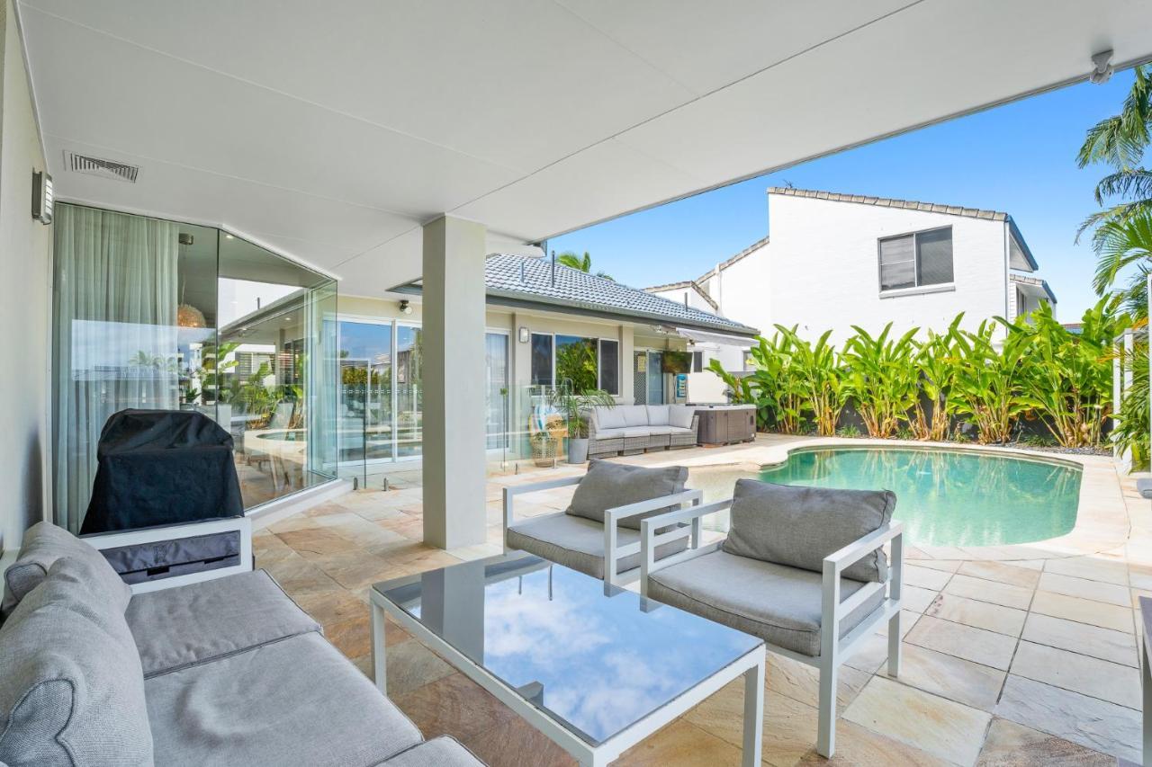 ゴールドコースト Seaclusion 5 Bed Waterfront, Sleeps 12ヴィラ エクステリア 写真