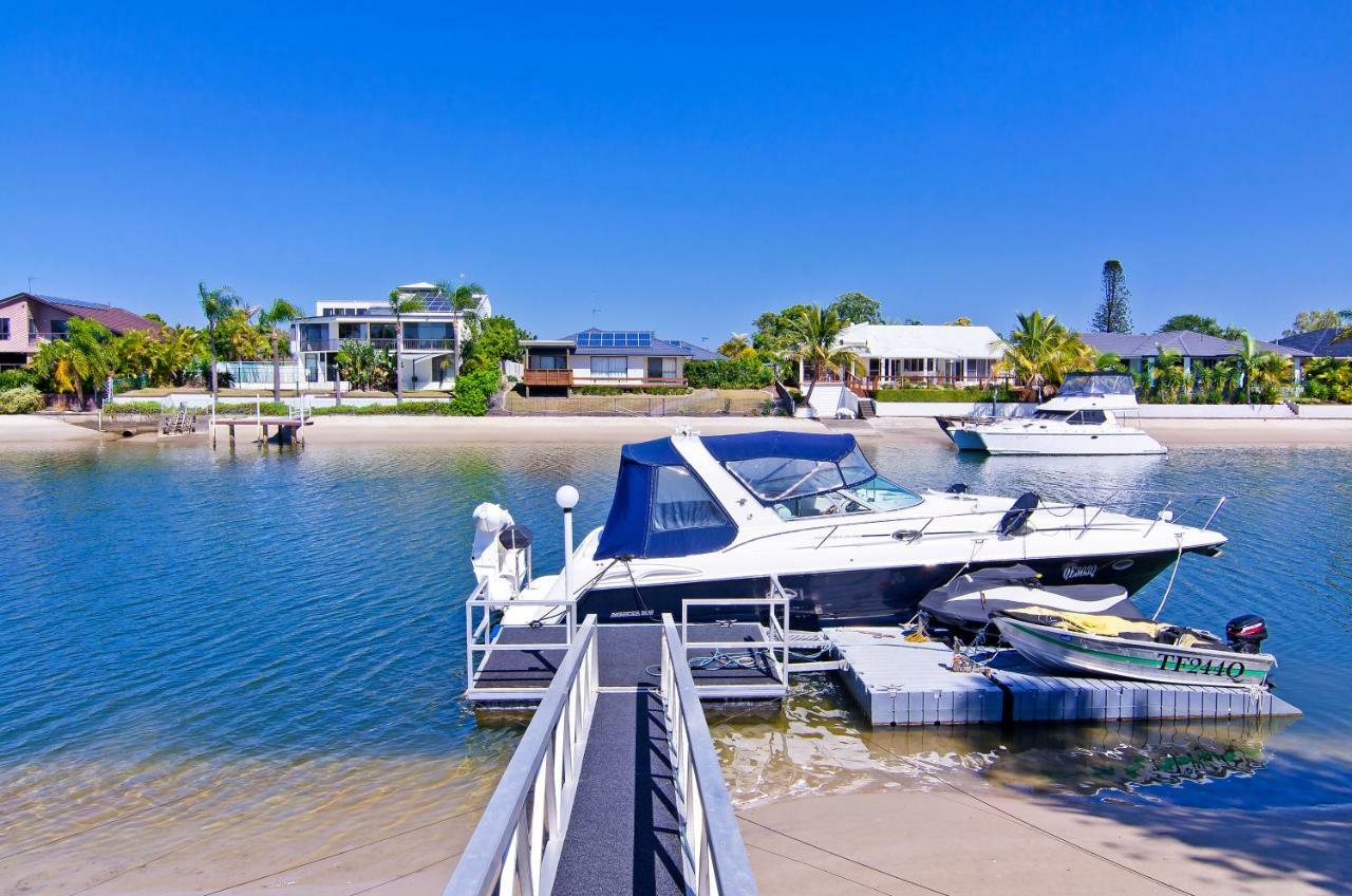 ゴールドコースト Seaclusion 5 Bed Waterfront, Sleeps 12ヴィラ エクステリア 写真