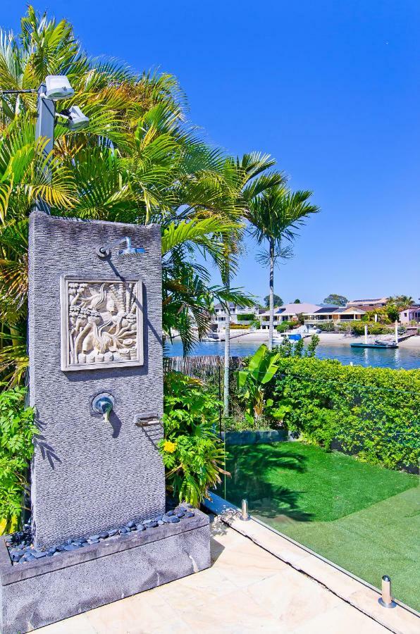 ゴールドコースト Seaclusion 5 Bed Waterfront, Sleeps 12ヴィラ エクステリア 写真